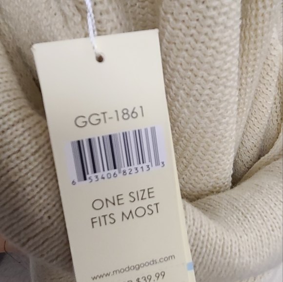 New with Tags Young USA Cream Cowel Neck Fringed Poncho One Size - Picture 7 of 9